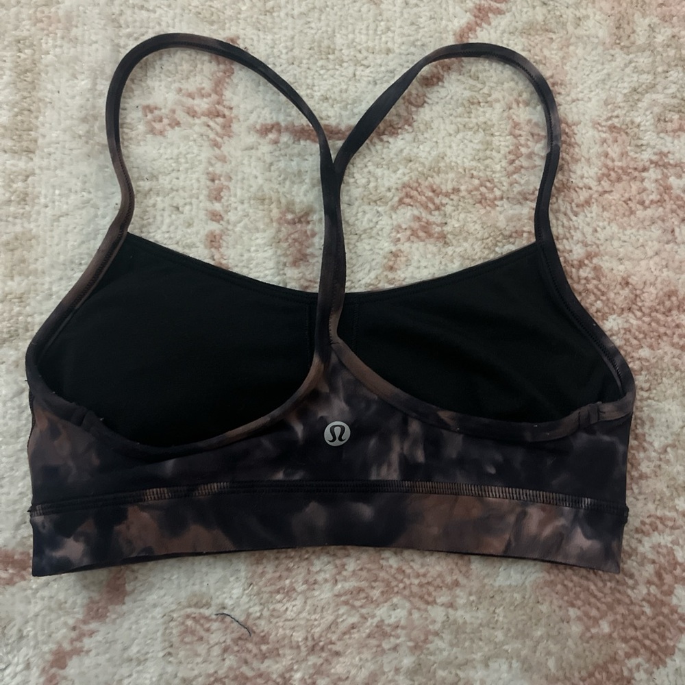 LULULEMON Flow Y Nulu, Light Support Sports Bra